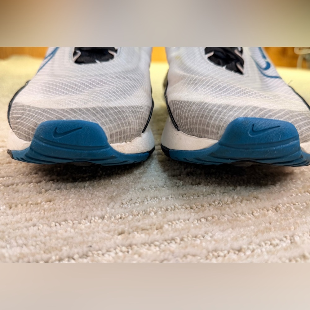 Nike AirMax 2090 - Picture 11 of 14